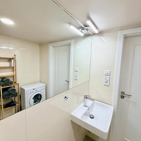 Cozy Museum View 104 *