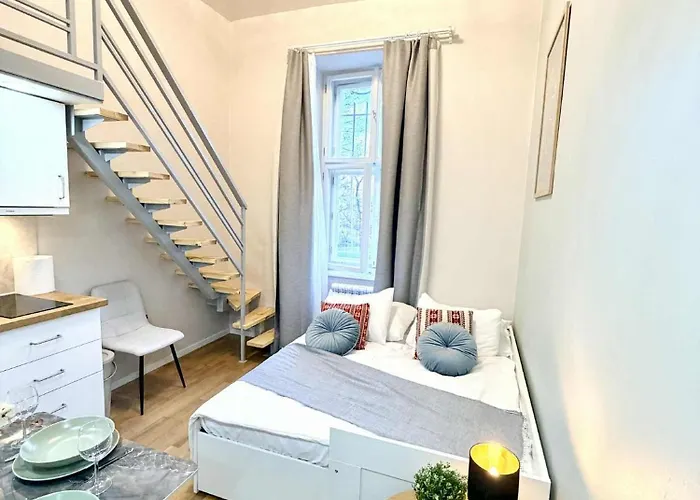 Cozy Museum View 104