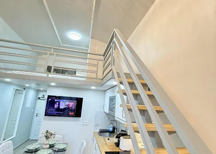 Cozy Museum View 104 *